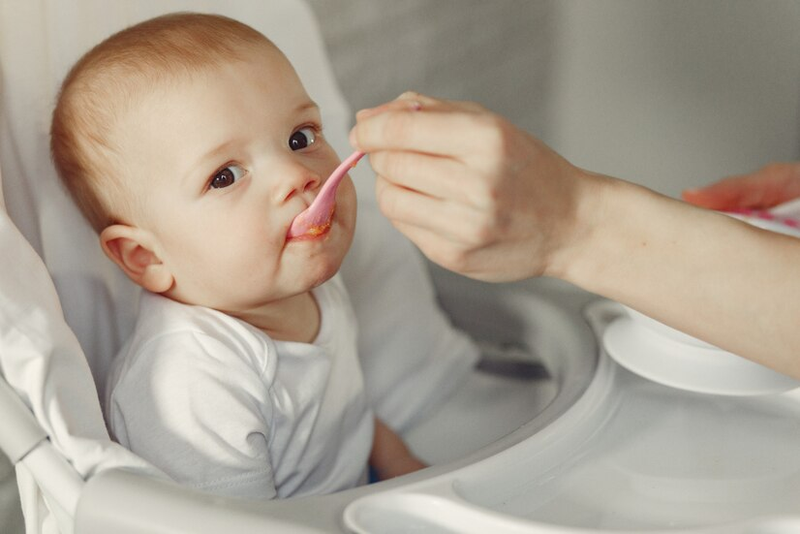 Baby Feeding Tips for the First Year: A Guide for New Parents