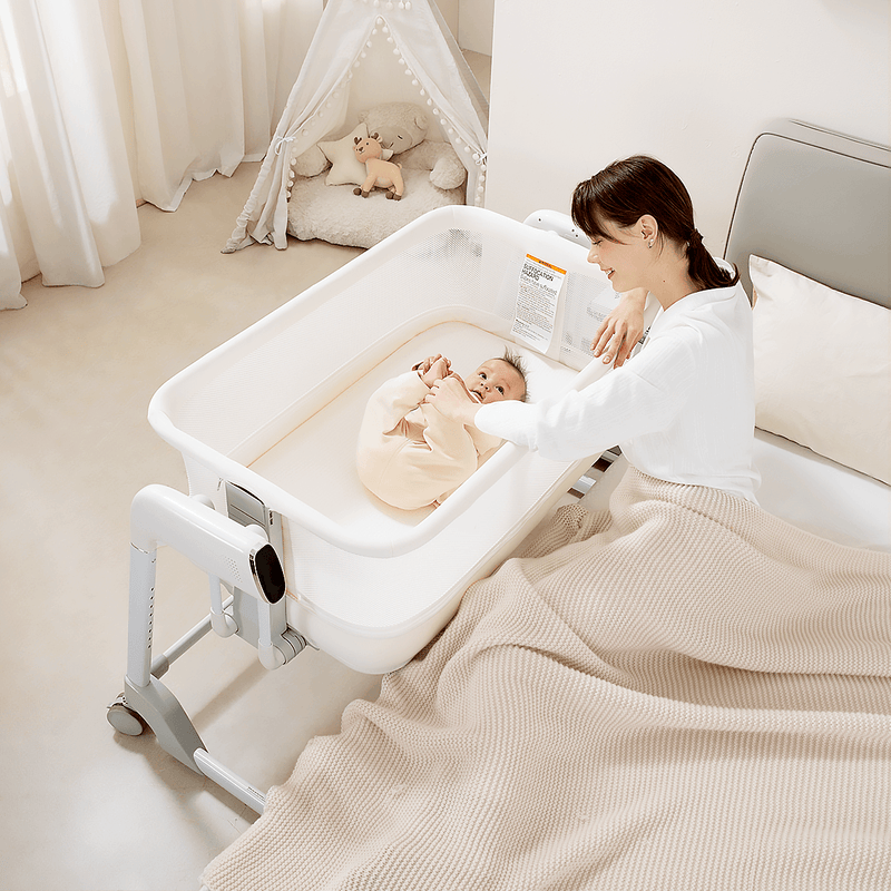 Smart Cradle vs Traditional Bassinet: Which is Best for Your Baby?